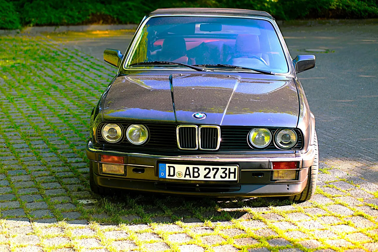 bmw-e30-325i-mieten-duesseldorf-front-bild-2