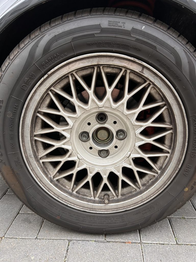 Reifen unserer Fahrzeuge (Alfa Spider, TR6, BMW E30)